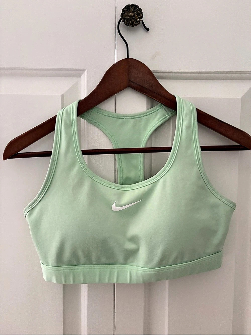 Nike Swoosh Medium-Support Padded Sports Bra Green Medium